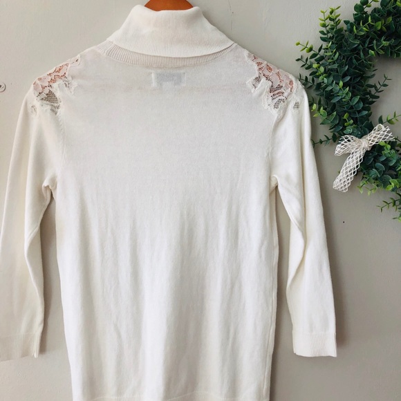 Elle Turtleneck Top With Lace Detail - Picture 3 of 6